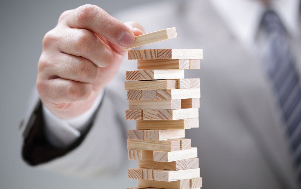 Man playing Jenga